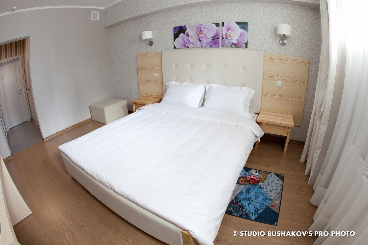 Viktoria Park Hotel Bucha Eksteriør bilde