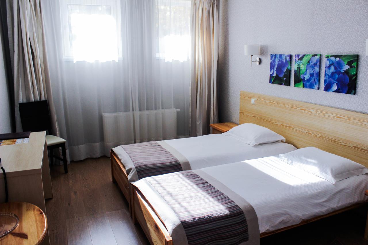 Viktoria Park Hotel Bucha Eksteriør bilde