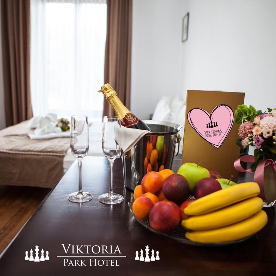 Viktoria Park Hotel Bucha Eksteriør bilde