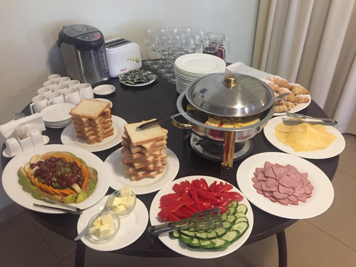 Viktoria Park Hotel Bucha Eksteriør bilde