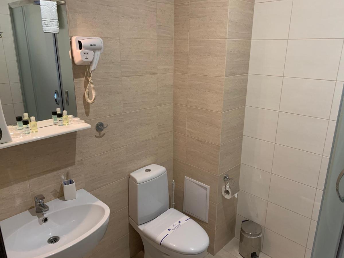 Viktoria Park Hotel Bucha Eksteriør bilde