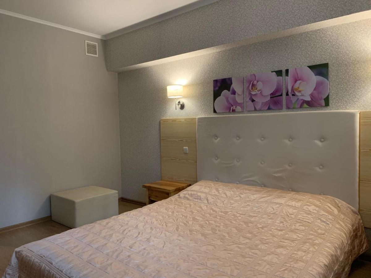 Viktoria Park Hotel Bucha Eksteriør bilde