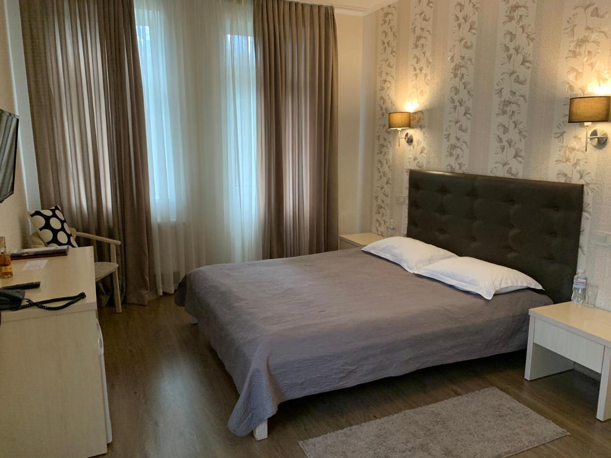 Viktoria Park Hotel Bucha Eksteriør bilde