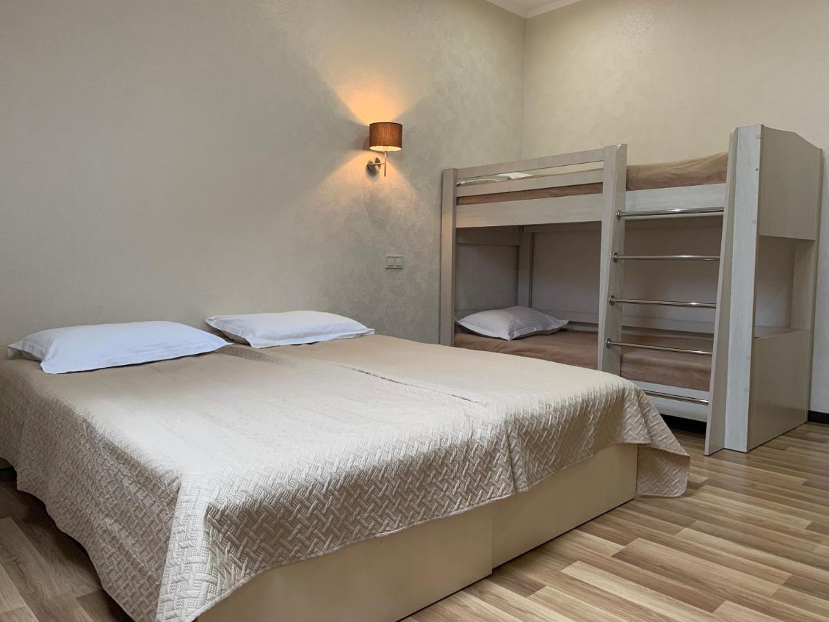 Viktoria Park Hotel Bucha Eksteriør bilde